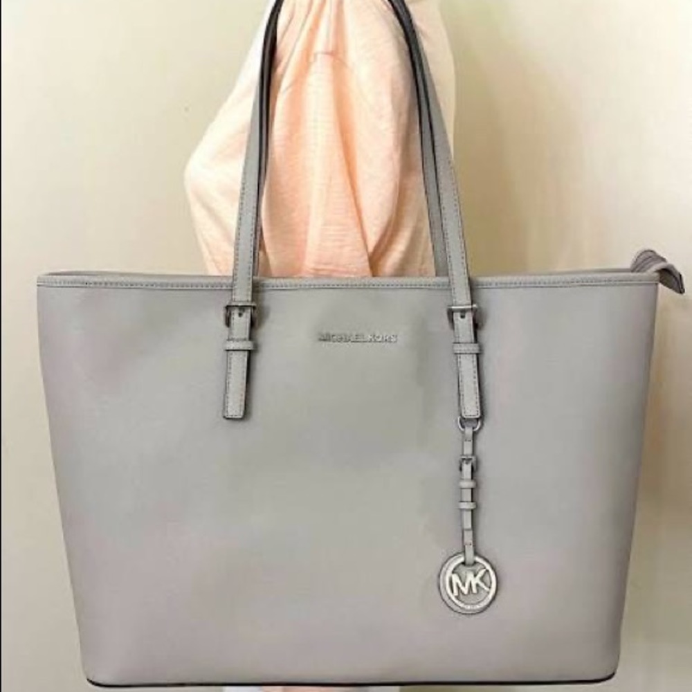 Micheal Kors Tote Bag | Colour: Pearl Grey